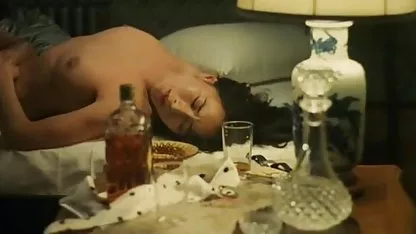 Junger Student german anal porn in Gläsern nimmt an Hauptanal teil