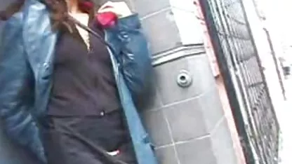 Blondine mit langen Haaren genießt einen kostenlose sexfilme milf riesigen Schwanz