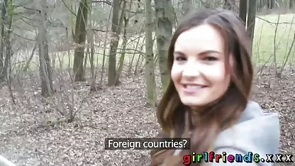Ein Typ lässt seine Freundin mit mehreren kurze deutsche pornos Vibratoren abspritzen