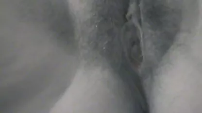 Das Kind zieht die schönen Füße seines Freundes geile deutsche sexvideos aus