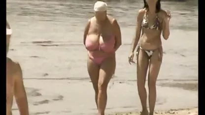 Heißer Dreier am Pool, german mom tube ZHMZH