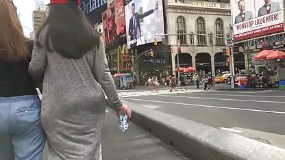 Latina mit großen Titten und blauen Haaren gibt fleißig einen Blowjob geile reife deutsche