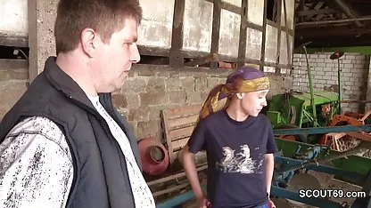 Die schlanke Daria gab einem harte deutsche pornos Typen einen Blowjob und gab sich ihm hin