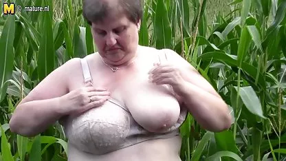 Joanna spielt sanft german cinema porn mit ihrer Mütze
