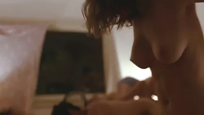 Nettes Küken mit Zöpfen klirrt deutsche junge sex mit ihrem Freund