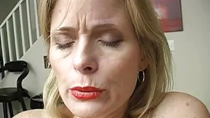 Junge dominiert ängstliche gehorsame Latina deutsche pornos hausfrauen