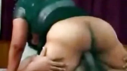 Schlanke Brünette deutsche vintage pornofilme fickt Doggy Style