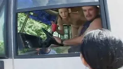 Freund machte Cunnilingus und Anilingus zu einem verspielten Mädchen german bbw porn tube in Strümpfen