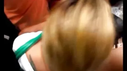 Zwei 18-jährige Freundinnen masturbieren auf der deutsche kaviarpornos Treppe