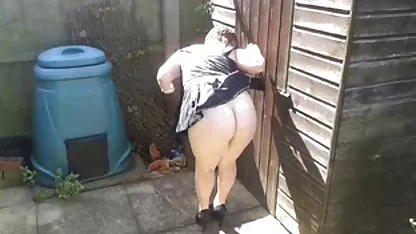 Ein Kerl und deutsche poros zwei Küken liebten sich mit Strapons