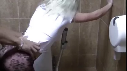 Lesben in pinkfarbenen Nylonstrumpfhosen machen Spaß german anal sex tube