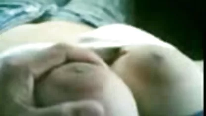 Die Brünette vivia german porn war sehr erregt von ihren Liebkosungen