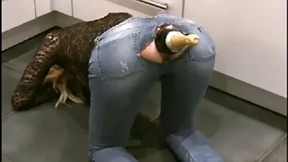 Zwei luxuriöse Frauen masturbieren perfect german porn maskierte Männer