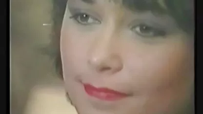 Mädchen in kostenlose deutsche inzest filme rosa Höschen macht einen unvergesslichen Blowjob im Badezimmer