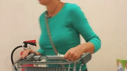 Mutter brachte german strip porn eine schwüle Hündin für Sex mit ihrem nachlässigen Sohn