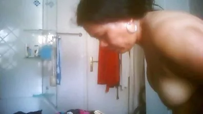 Ein junges paar pornos in deutscher sprache glühende türme in ihrem schlafzimmer