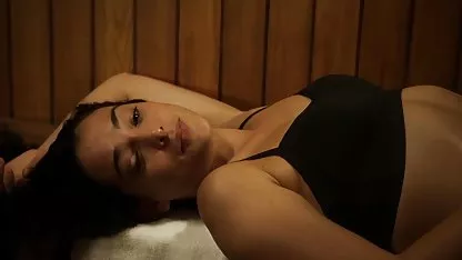 Monroe streichelt begeistert die Klitoris und Cums deutsche hd sexfilme