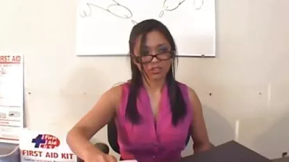 Die emanzipierte Veronica wird kostenlosdeutschepornos in Doggy-Pose gefickt