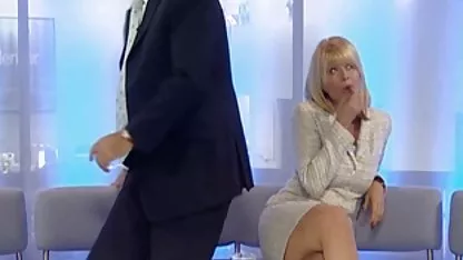 Frau reitet den gestiegenen Penis des kostenlose deutsche sex clips Trance-Mädchens